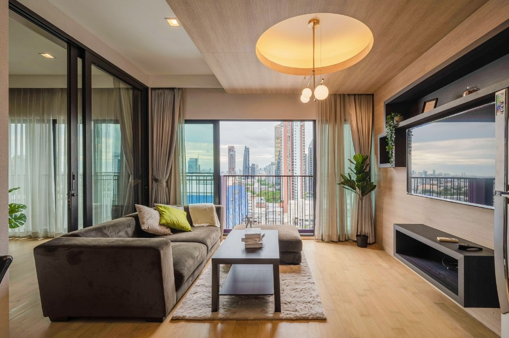 For SaleCondoSukhumvit, Asoke, Thonglor : 🔥DISCOUNTED🔥 Noble Reveal for sale condo in Ekkamai Renovated room 2B2B @11.9 MB
