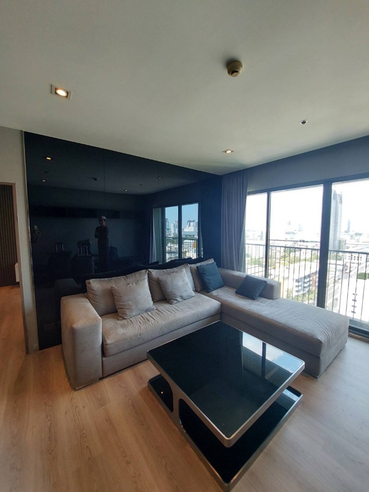 ให้เช่าคอนโดสุขุมวิท อโศก ทองหล่อ : ให้เช่าคอนโด 1 ห้องนอน โนเบิล โซโล ติดถนนใหญ่ทองหล่อ 55 ตร.ม.