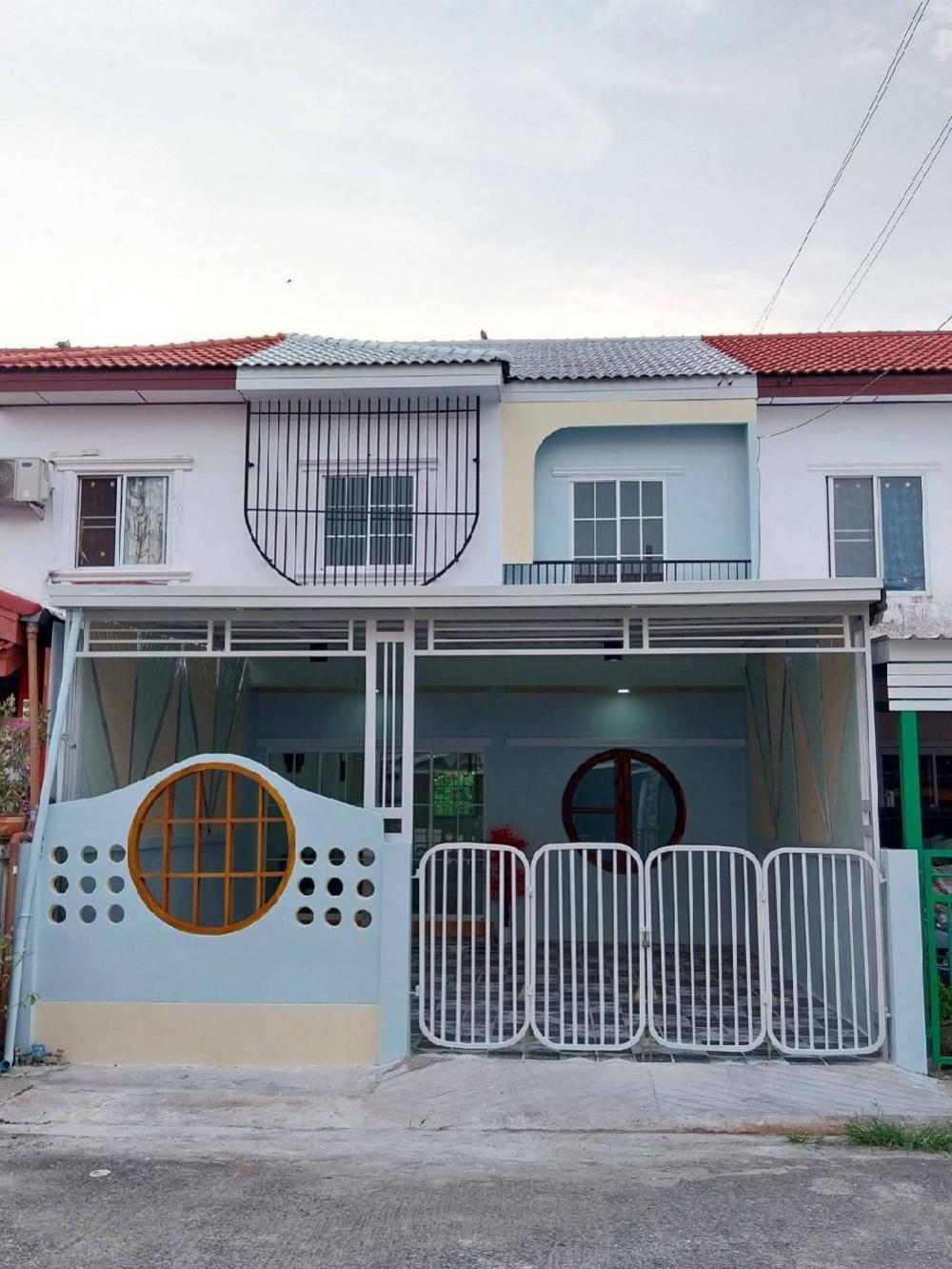 For SaleTownhomeMin Buri, Romklao : 2-story townhouse for sale, Kittichai Villa Village 11, Mitmaitri 6/1, Khu Sai, Nong Chok, Techno Mahanakhon, Bangkok Arena Stadium. Nong Chok District Office Suwinthawong Motorway Bangkok - Chonburi Techno King Mongkut's University of Technology Lad