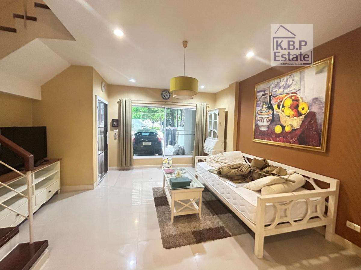 For RentHome OfficeSathorn, Narathiwat : #House for rent #ThanapatHouse 3 beds, 4 baths, partly furnished, ready to viewing