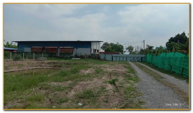 For SaleLandNonthaburi, Bang Yai, Bangbuathong : Land for sale with house and warehouse, very cheap, Thawi Watthana, Sai Noi, next to the road in front.