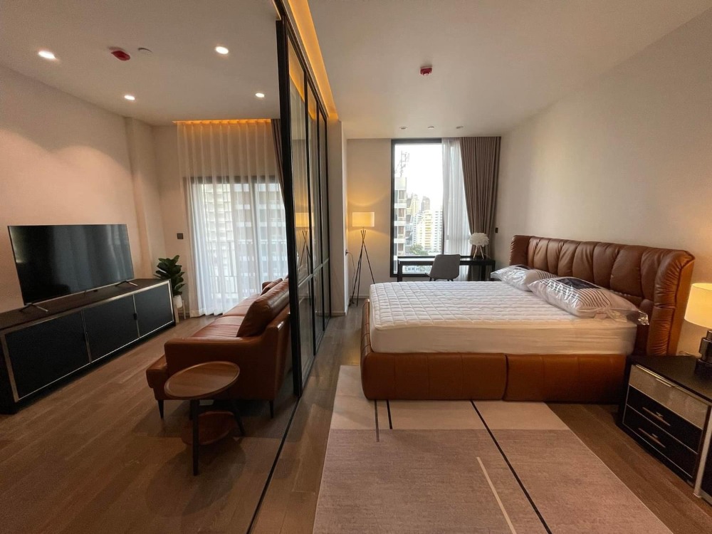 For RentCondoSukhumvit, Asoke, Thonglor : ★ Muniq Sukhumvit23 ★ 44 sq m., 15th floor (1 bedroom, 1 bathroom), ★near BTS Asoke and MRT Asoke ★near department stores and expressway ★ Many amenities★ Complete electrical appliances