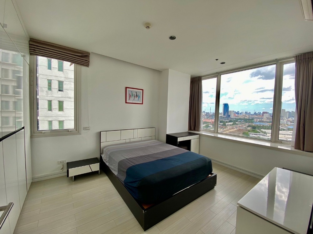 For RentCondoRama9, Petchburi, RCA : For rent T.c. Green rama 9, room ready to move in, city view