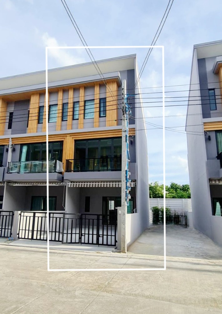 ขายทาวน์โฮมพัฒนาการ ศรีนครินทร์ : Eigen Premium Townhome Pattanakarn ไอเจ้นท์ พรีเมียม ทาวน์โฮม พัฒนาการ