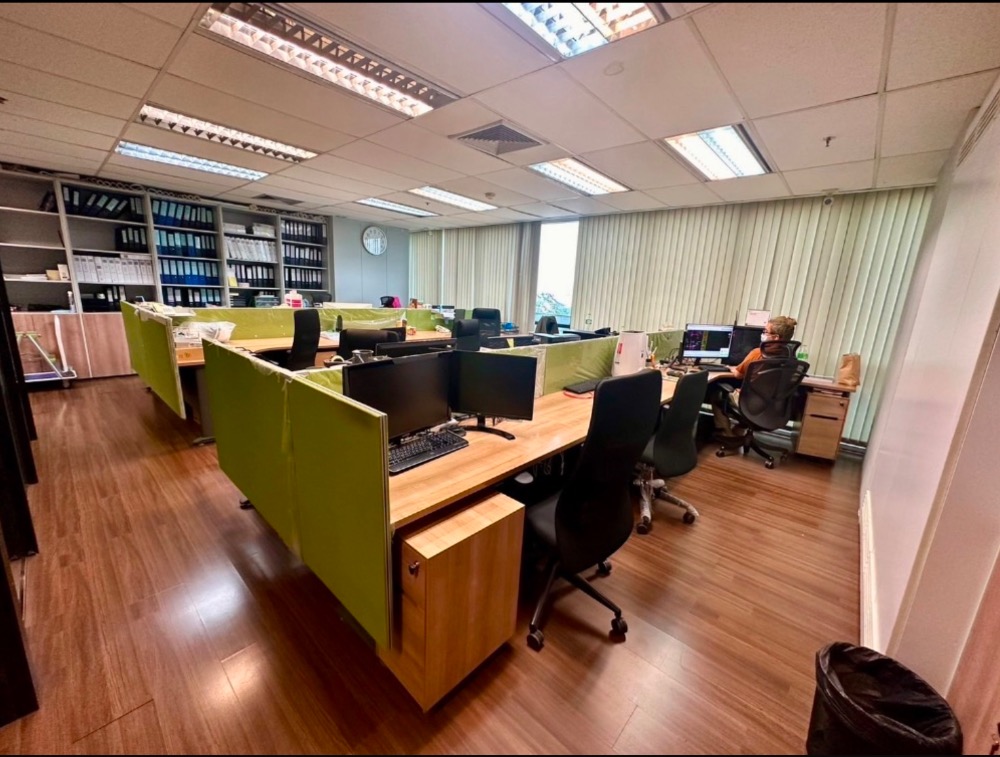 For RentOfficeRama9, Petchburi, RCA : Office for rent, Italthai Tower, beautiful, cheap, near MRT Phetchaburi. If interested, contact Line @841qqlnr