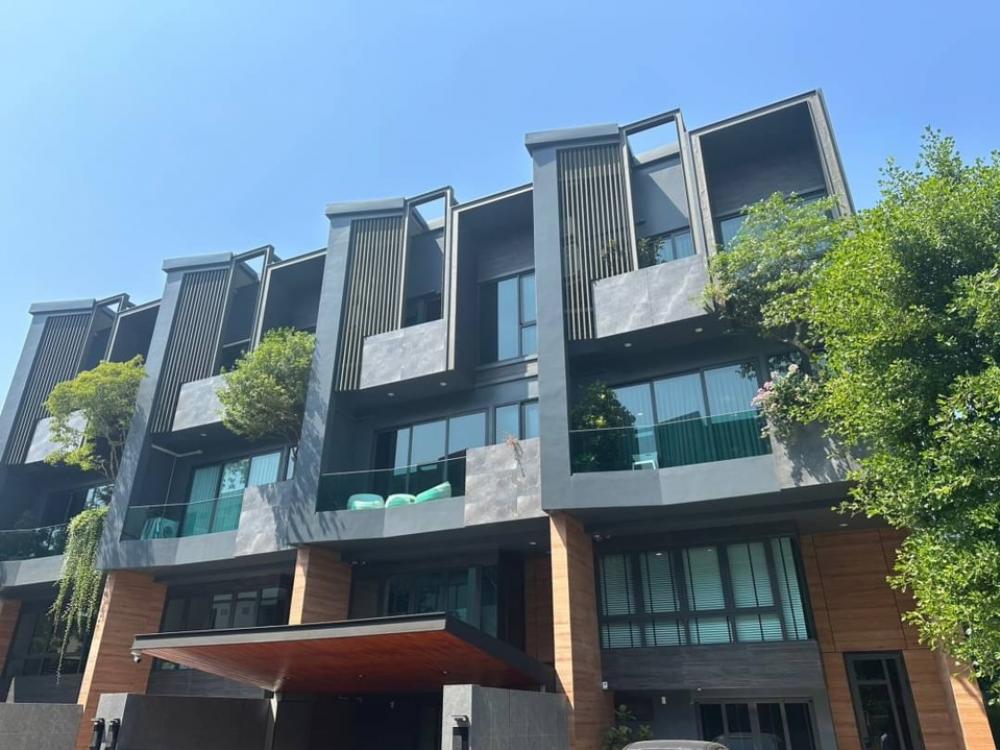 For SaleTownhomeLadprao, Central Ladprao : For sale: House The Eight Chatuchak Ratchada,The Eight Chatuchak Ratchada Private Luxury Home