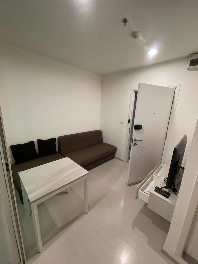 For RentCondoSamut Prakan,Samrong : For urgent rent, Condo Aspire erawan (tower B), 26th floor, open city view, size 30.00 sq m.