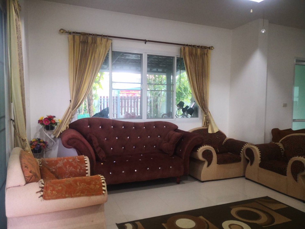 For RentHousePattaya, Bangsaen, Chonburi : Large house for rent, Nong Pla Lai, Bang Lamung, Chonburi.