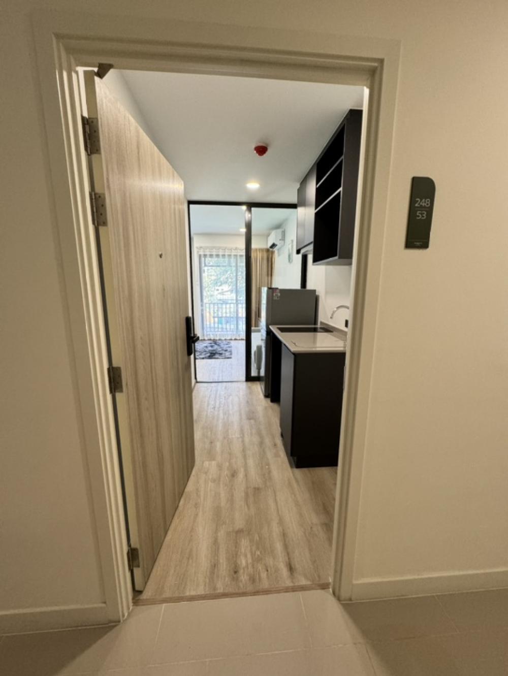 For RentCondoChokchai 4, Ladprao 71, Ladprao 48, : 🌟The room is ready to move in on 28/02/2025 ❄️ Groove Scape Ladprao48 (Groove Scape Ladprao-Sutthisan)💯✅Room size 1 bedroom 25 sq m.✅Next to the Yellow Line, Phawana Station🥰