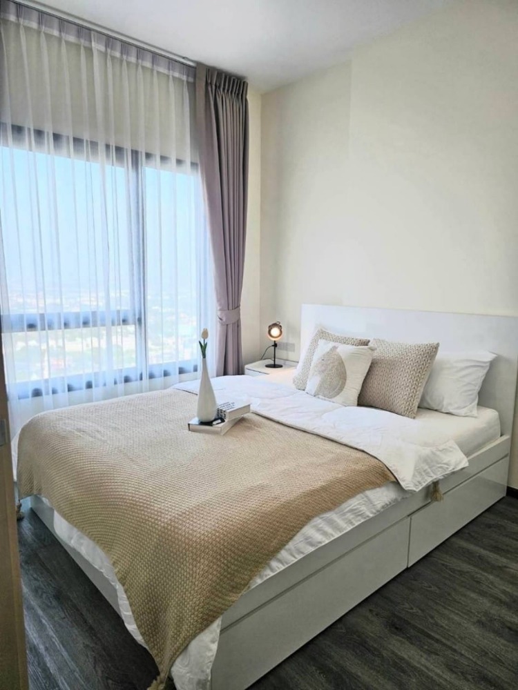 For RentCondoPattanakan, Srinakarin : RPT209  Rich Park @ Triple Station, 37th floor, city view, 30 sq m., 1 bedroom, 1 bathroom, 16,000 baht. 064-878-5283