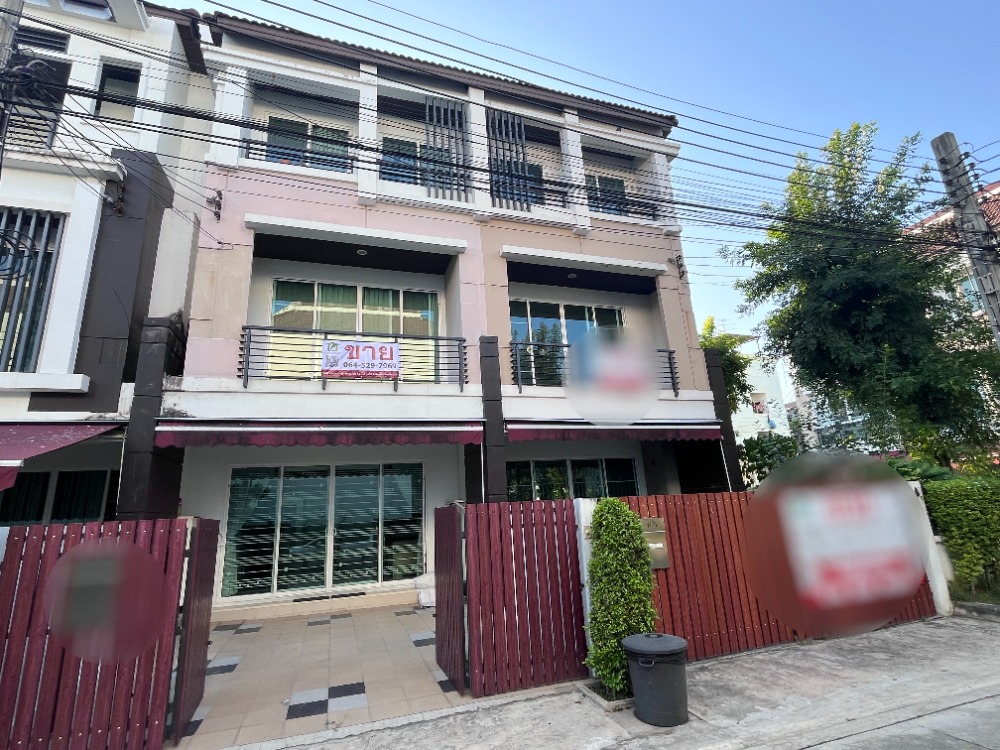 For SaleTownhomeRathburana, Suksawat : For sale: Baan Klang Muang Rama 3 - Rat Burana, 3-story townhome, beautifully decorated, ready to move in, not facing any opposite house