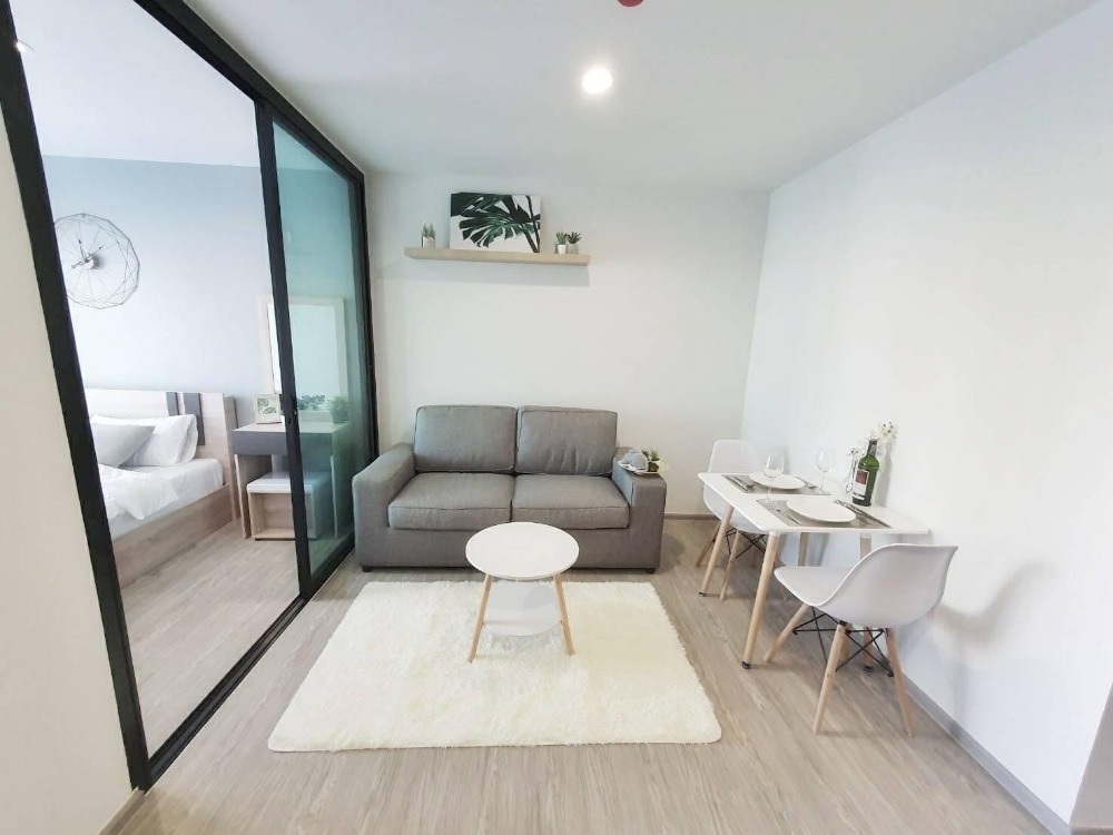 For RentCondoVipawadee, Don Mueang, Lak Si : RCP104 Reach Phahonyothin 52, 4th floor, Building C, city view, 30 sq m, 1 bedroom, 1 bathroom, 9,000 baht 099-251-6615