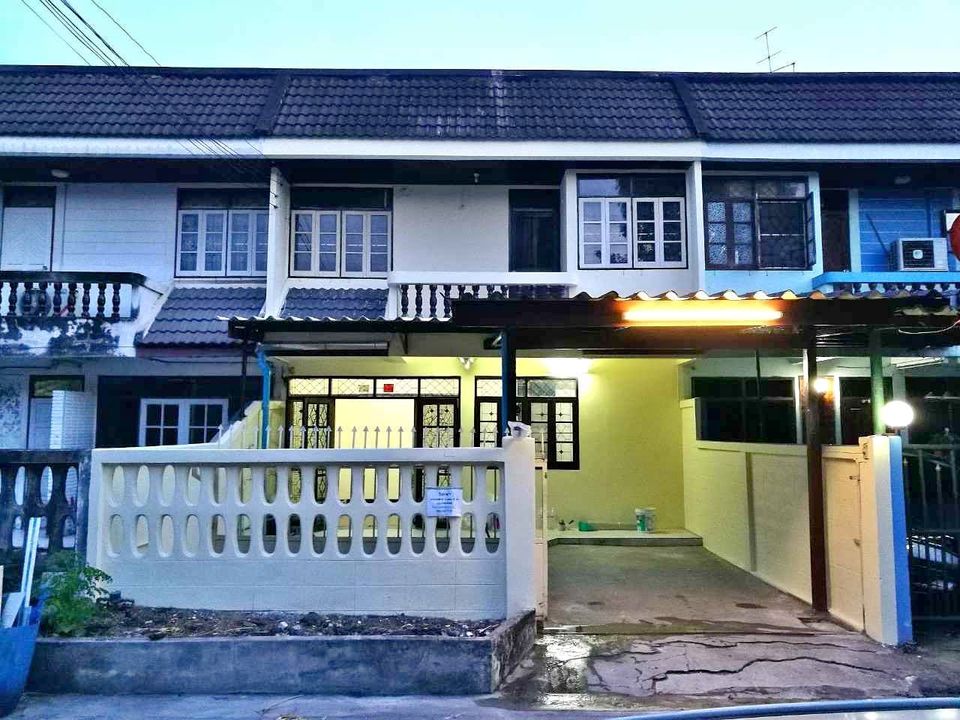 ให้เช่าทาวน์โฮมโชคชัย4 ลาดพร้าว71 : ให้เช่า Townhouse หมู่บ้านทิพย์นคร ซอย ลาดพร้าว 80 บ้านสวย พร้อมอยู่ ทำเลดี ใกล้รถไฟฟ้า