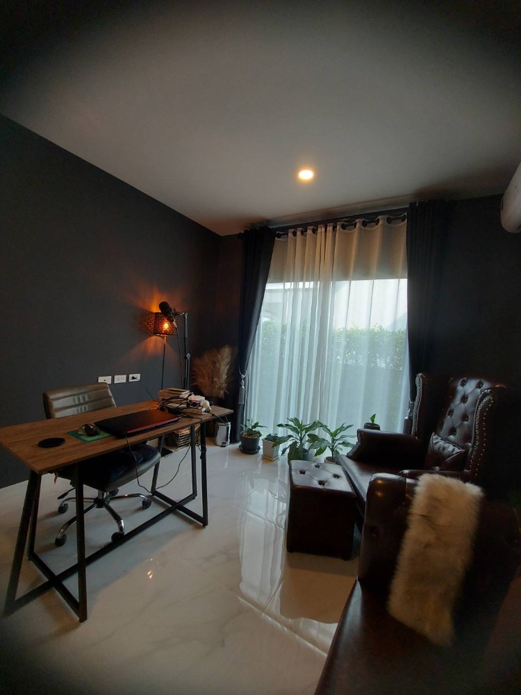 For Rent 4 bedrooms Britannia Bangna Suvarnabhumi Km.26 Luxury Detached House Pet friendly Near Suvarnabhumi Airport Fully furnished Ready to move in Loading...