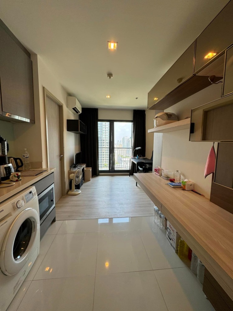 For RentCondoSukhumvit, Asoke, Thonglor : For rent Rhythm Sukhumvit 36-38 near BTS Thonglor.