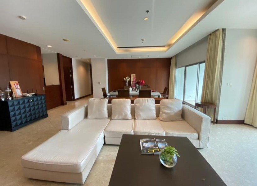 ให้เช่าคอนโดวิทยุ ชิดลม หลังสวน : LTH9910 – Royal Residence Park FOR RENT size 230 Sq. m. 3 beds 3 baths Near BTS Chidlom Station ONLY 140k/month