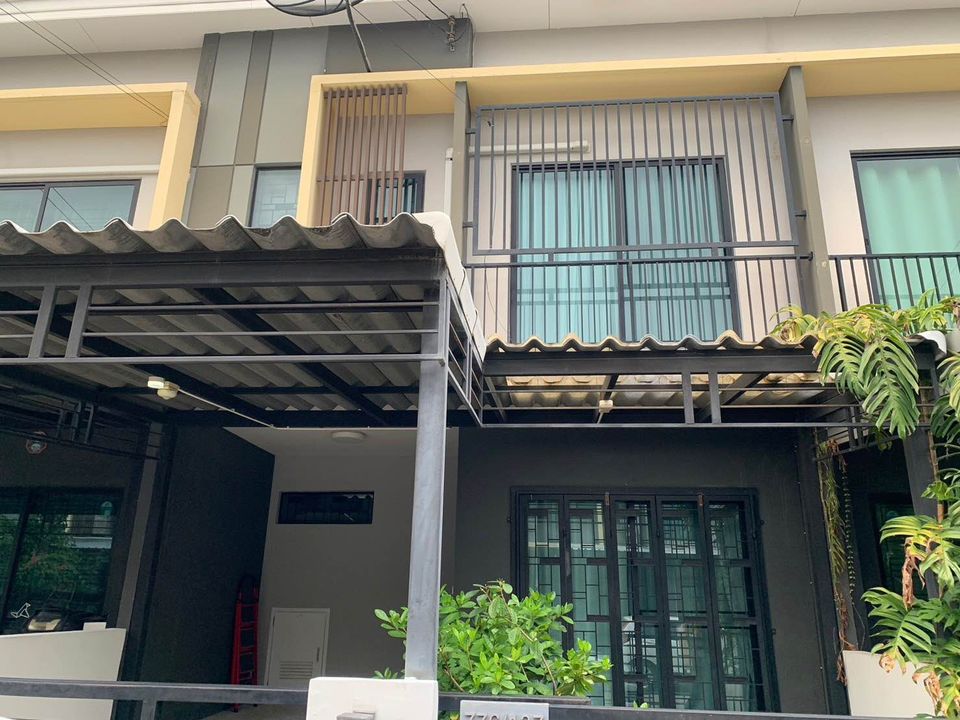 ให้เช่าทาวน์โฮมพัฒนาการ ศรีนครินทร์ : ให้เช่าทาวเฮ้าส์ 2 ชั้น หมู่บ้านเดอะคอนเนกพัฒนาการ 38