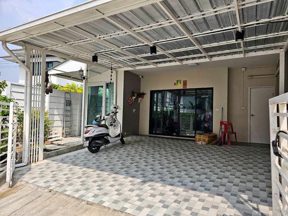 ให้เช่าทาวน์โฮมลาดกระบัง สุวรรณภูมิ : ขาย/ให้เช่าทาวน์โฮม 3 ชั้น The Connect Up 3 เฉลิมพระเกียรติร.9 ซอย 67 (หลังมุม)