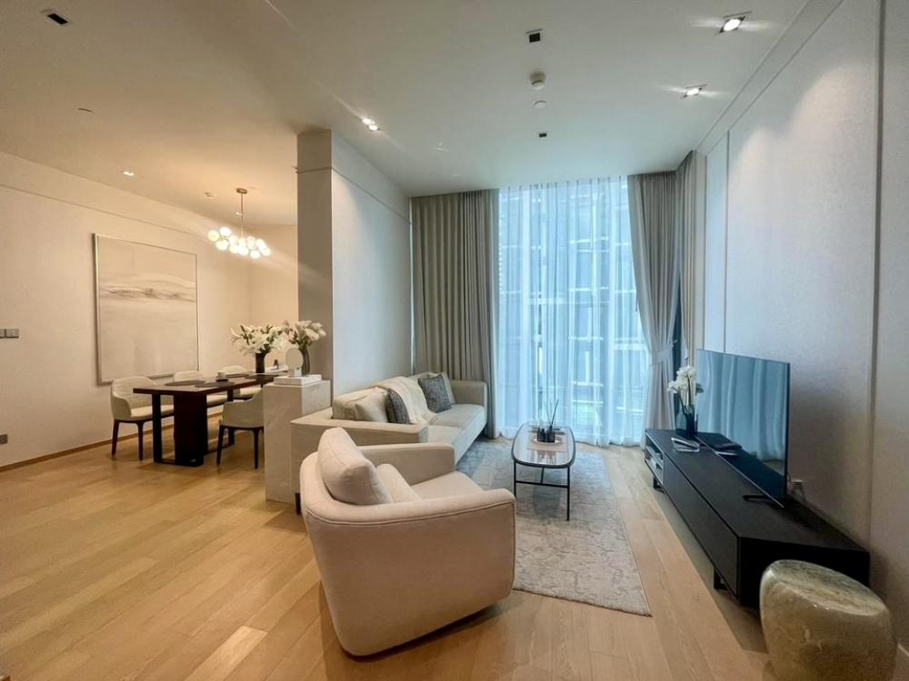 ให้เช่าคอนโดวิทยุ ชิดลม หลังสวน : Courtyard Suite Rare Item!!Close to Central Chidlom , Central Embassy, Central world, Sindhorn village, nice decoration furniture by Chanintre, real marble in the toilet