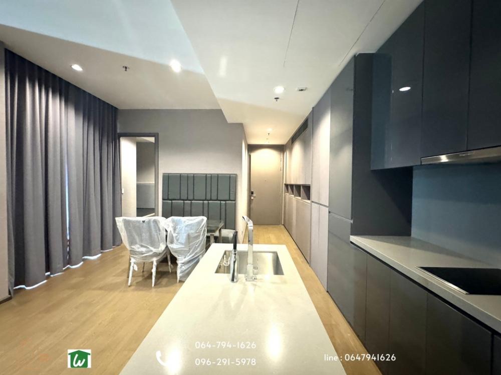 For SaleCondoSathorn, Narathiwat : Condo for sale: The Diplomat Sathorn (The Diplomat Sathorn), next to Bangkok Christian College, in front of BTS Surasak.