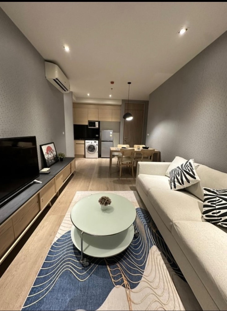 For RentCondoSukhumvit, Asoke, Thonglor : For rent Park 24 (Park Origin Phrom Phong), large room, 2 bedrooms, beautiful, fully furnished, near BTS Phrom Phong, if interested contact Line @841qqlnr