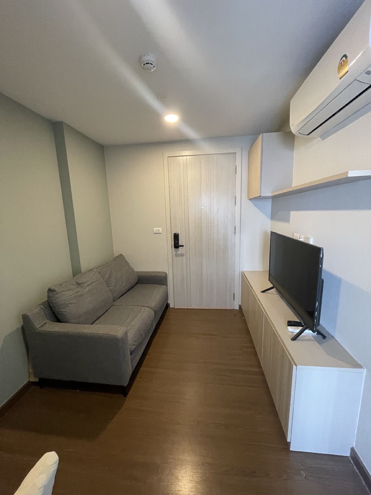 For RentCondoPinklao, Charansanitwong : Condo for rent Chewathai Hallmark Charan 13 (with washing machine)