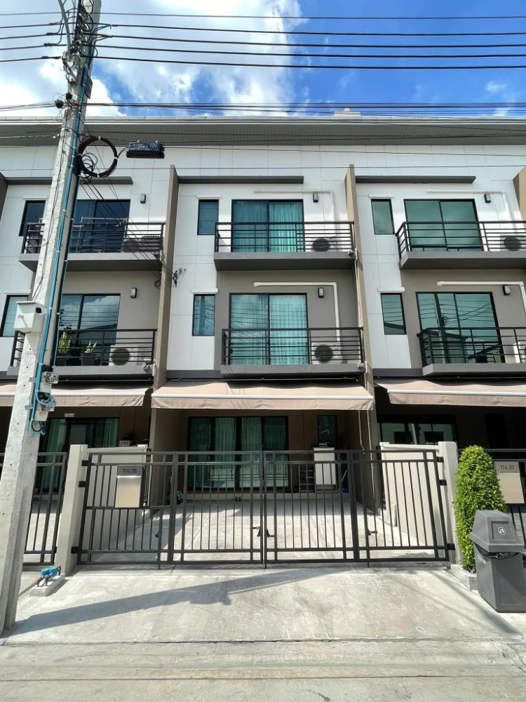 For SaleTownhomeOnnut, Udomsuk : For sales: 3-story townhouse “Baan Klang Muang Srinakarin-On Nut” by AP, 4.4 million Baht, Soi On Nut 70/1. The only one house in the property.
