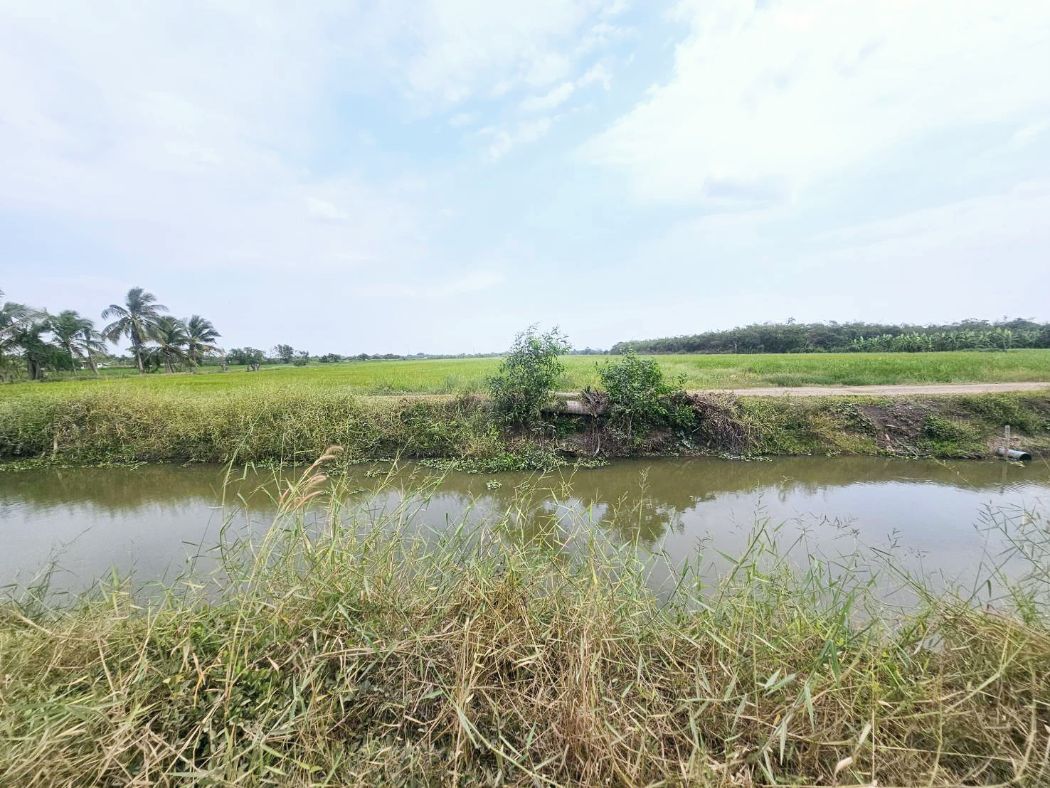 Land for sale, beautiful plot along Khlong 8, 6 rai, Bueng Bon Subdistrict, Nong Suea, Pathum Thani. Loading...