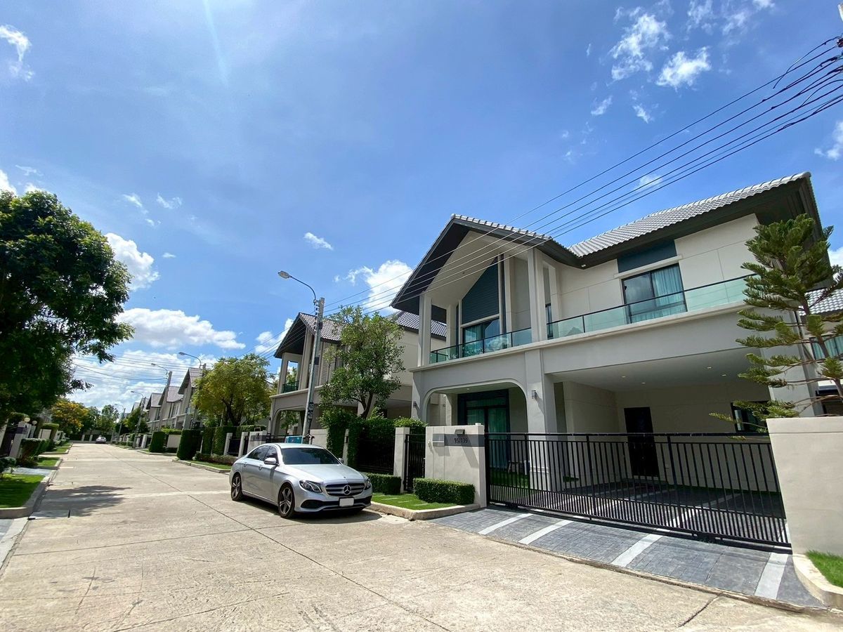 For RentHouseBangna, Bearing, Lasalle : Single house for rent, ready to move in