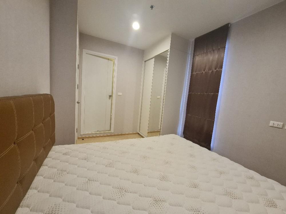 For rent Plum Pinklao 52 sq m, 2 bedrooms, 2 bathrooms There is a washing machine. 18000 baht/month Loading...