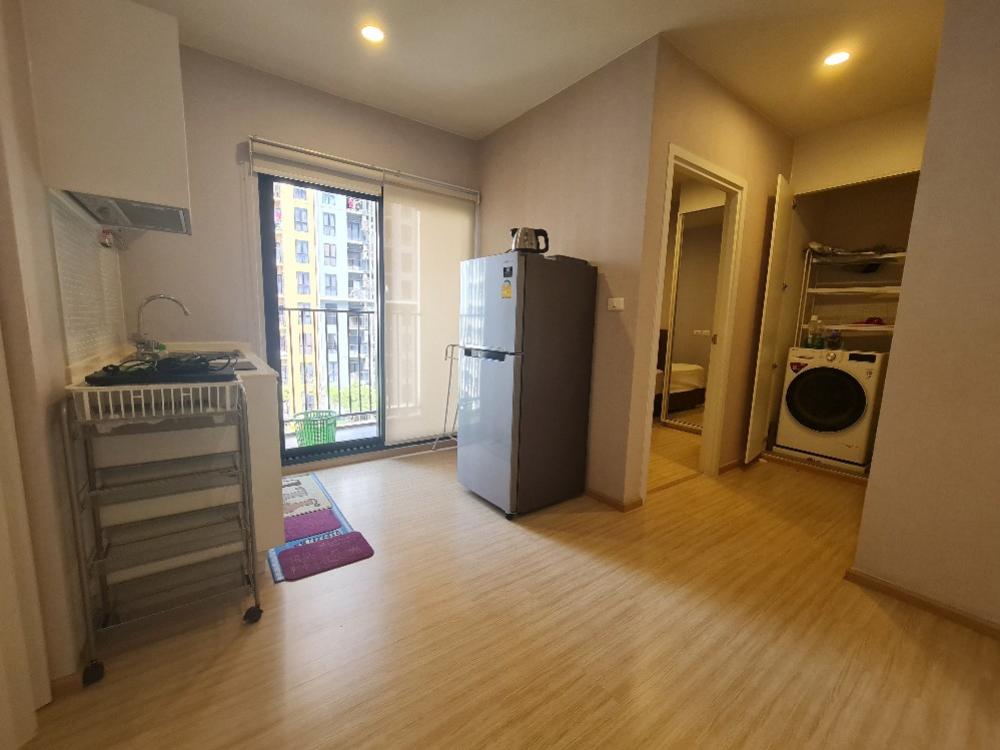 For rent Plum Pinklao 52 sq m, 2 bedrooms, 2 bathrooms There is a washing machine. 18000 baht/month Loading...