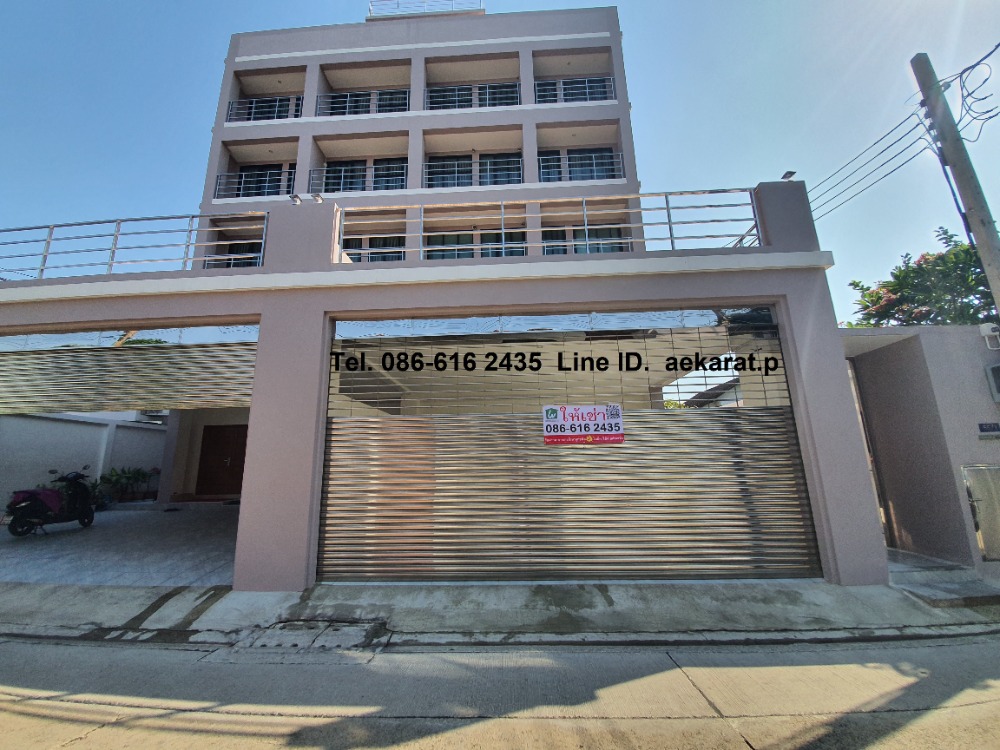 For RentShop HouseChokchai 4, Ladprao 71, Ladprao 48, : Commercial building for rent, 5-story office, with elevator, Lat Phrao location, Town in Town. New construction completed at the end of 2023. The building is strong, large, new, clean, with good sanitary ware. The top can be accommodated.