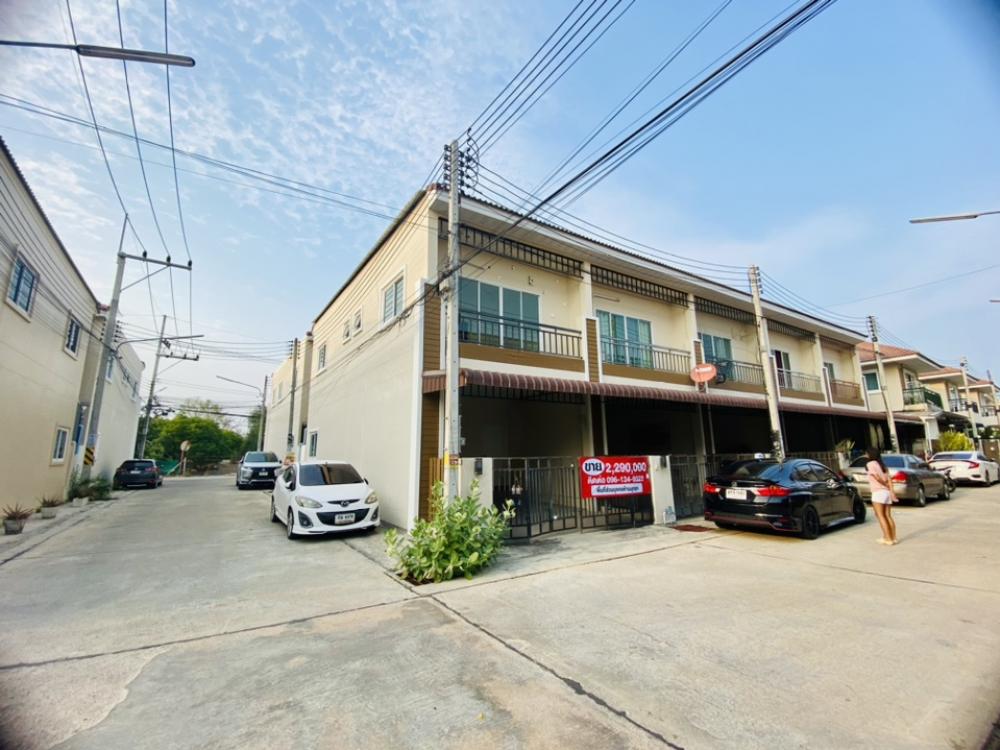 For SaleLandHuahin, Prachuap Khiri Khan, Pran Buri : Townhouse for sale in Hua Hin Soi 94, Casino Kai, installments direct to owner for 5/10/15 years. If interested, talk to us.