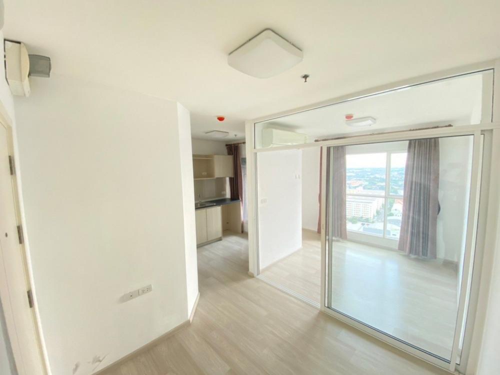 For SaleCondoRattanathibet, Sanambinna : 🏡Selling price: 1.6 million baht🔥🔥🔥🏡Condo for sale: Aspire Rattanathibet 1🏡 Floors 21 and 24, room size 25 sq m (there are 2 rooms, you can make an appointment to see both rooms)📍Transfer fee 50:50 / registration Mortgage the buyer himself. Everything is 