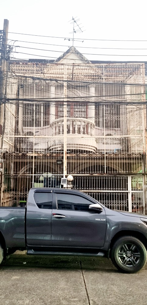 For SaleShop HouseLadprao, Central Ladprao : Shophouse for sale, prime location in the heart of the city (owner sells it himself)