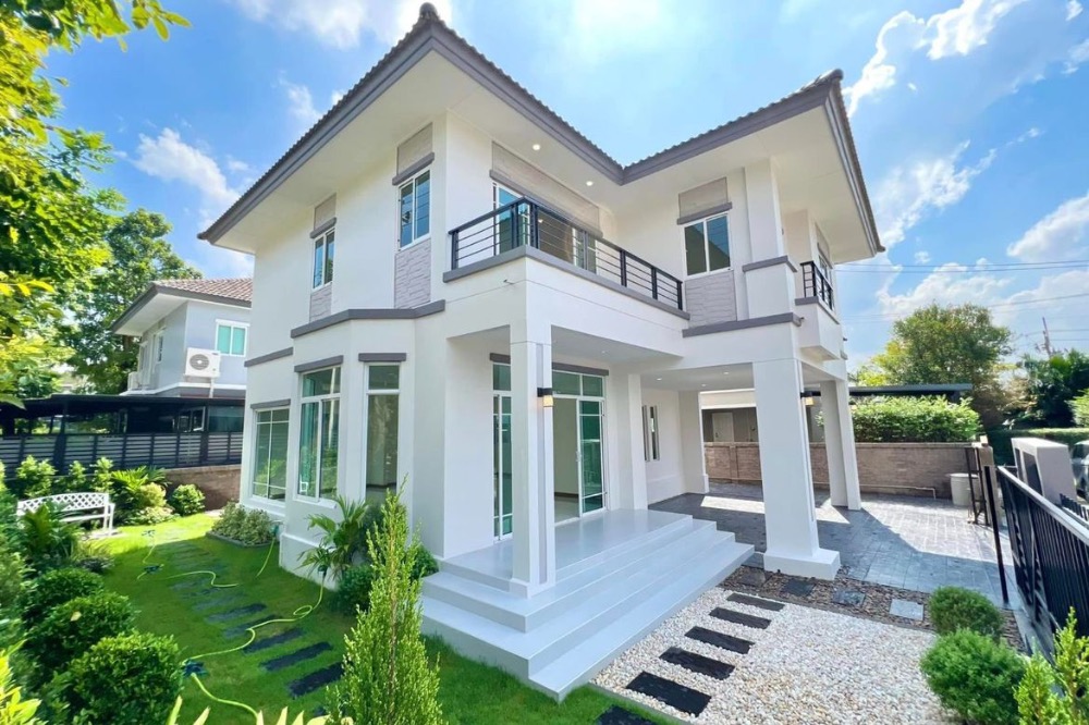 Beautiful house, beautiful garden, newly renovated, nice project to live in. Loading...