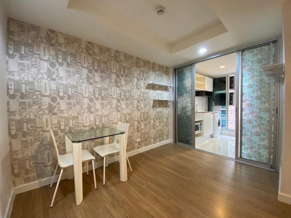 ขายคอนโด : S-TKRD101 ขายคอนโด เดอะคริส6 ตึก6 ชั้น6 วิวตึก 30 ตรม. 1นอน 1น้ำ 2.37ล้าน 064-959-8900