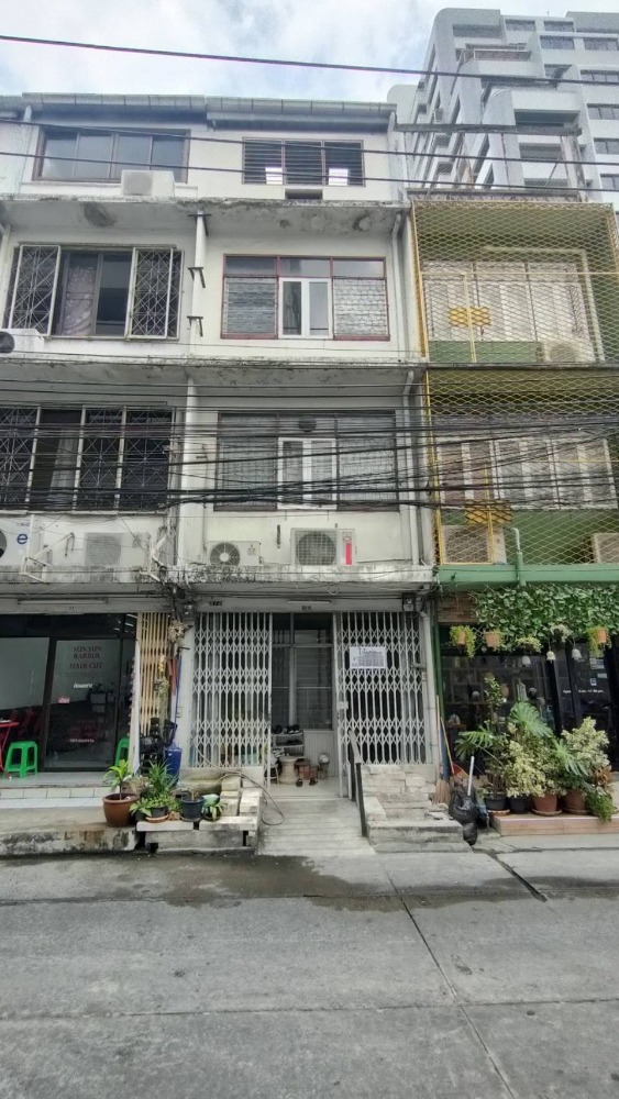 For RentShop HouseSukhumvit, Asoke, Thonglor : LTHC10166 – Commercial FOR RENT in Sukhumvit 43 size 160 Sq.m. Nearby BTS Phrom Phong station ONLY 40K/Month