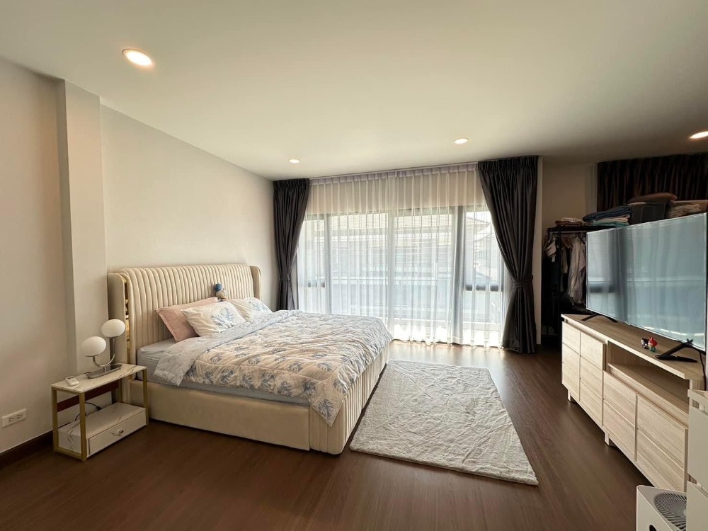 For Rent 4 bedrooms The City Bangna (New Project) Luxury Detached House Pet friendly Near Mega Bangna Fully furnished Ready to move in Loading...