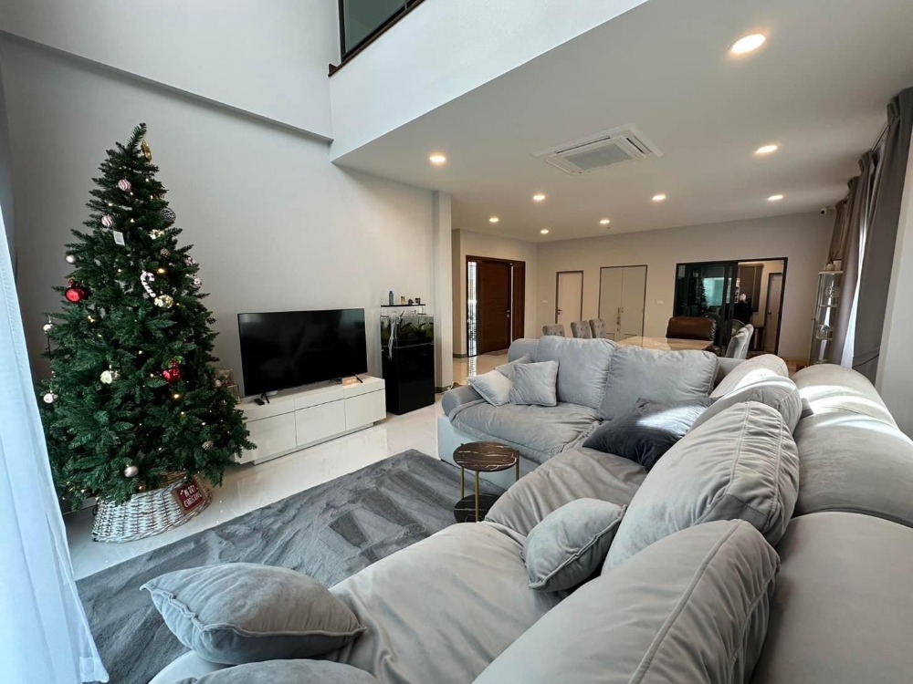 For Rent 4 bedrooms The City Bangna (New Project) Luxury Detached House Pet friendly Near Mega Bangna Fully furnished Ready to move in Loading...