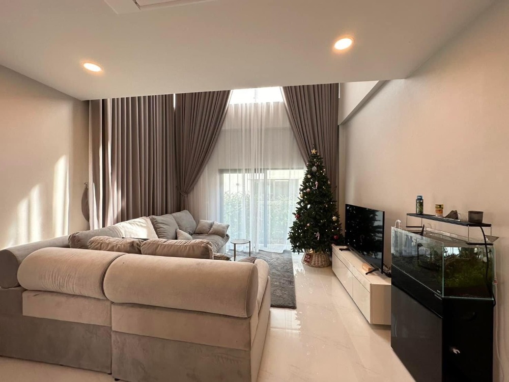 For Rent 4 bedrooms The City Bangna (New Project) Luxury Detached House Pet friendly Near Mega Bangna Fully furnished Ready to move in Loading...