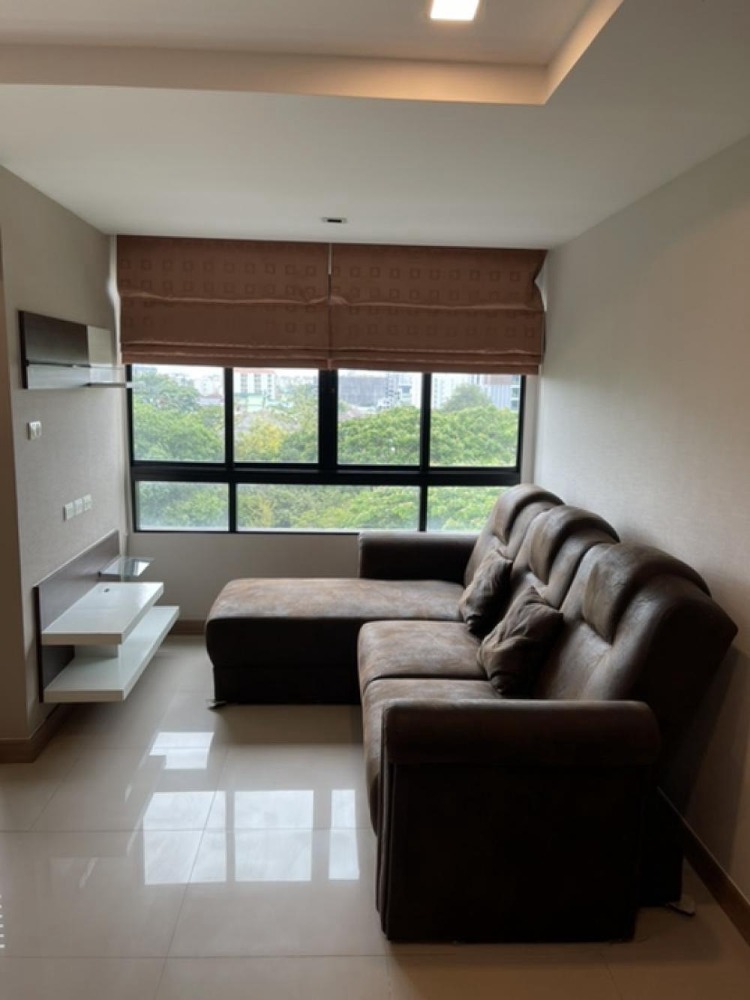 For RentCondoRatchadapisek, Huaikwang, Suttisan : 2 bedrooms for rent, convenient travel, just a few minutes from the BTS. Ready to move in