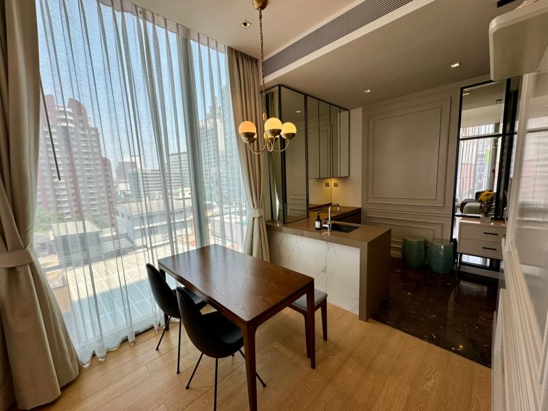 For RentCondoWitthayu, Chidlom, Langsuan, Ploenchit : For rent, 1 bedroom, corner room, fully furnished, ready to move in.