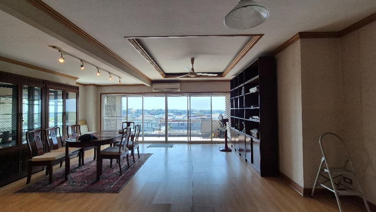 ขายคอนโดนนทบุรี บางใหญ่ บางบัวทอง : ราคาต่ำกว่าราคาประเมิน คอนโดวิวแม่น้ำ นนทบุรี ใกล้ รพ พระนั่งเกล้า ขนาด 183 ตรม. ราคาดี เหมาะกับ renovate เก๋ๆ