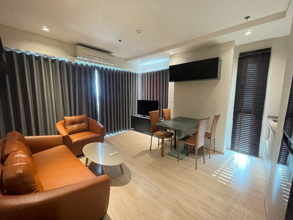 For RentCondoThaphra, Talat Phlu, Wutthakat : Whizdom, opposite The Mall Tha Phra, new room, corner room, high floor, open view, fully furnished, available for rent.