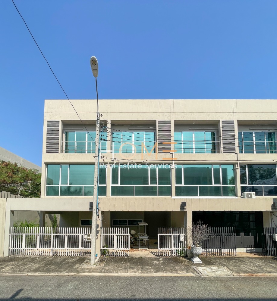 For SaleTownhomePattanakan, Srinakarin : New condition ✨ Townhome Noble Cube Pattanakarn / 3 bedrooms (for sale), Noble Cube Pattanakarn / Townhome 3 Bedrooms (FOR SALE) PALM776