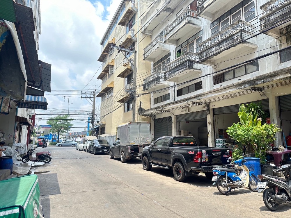 Commercial building for sale, 3.5 floors, at the beginning of Soi Tha Kham 9 (Rama 2), Samae Dam Subdistrict, Bang Khun Thian District, Bangkok. Loading...