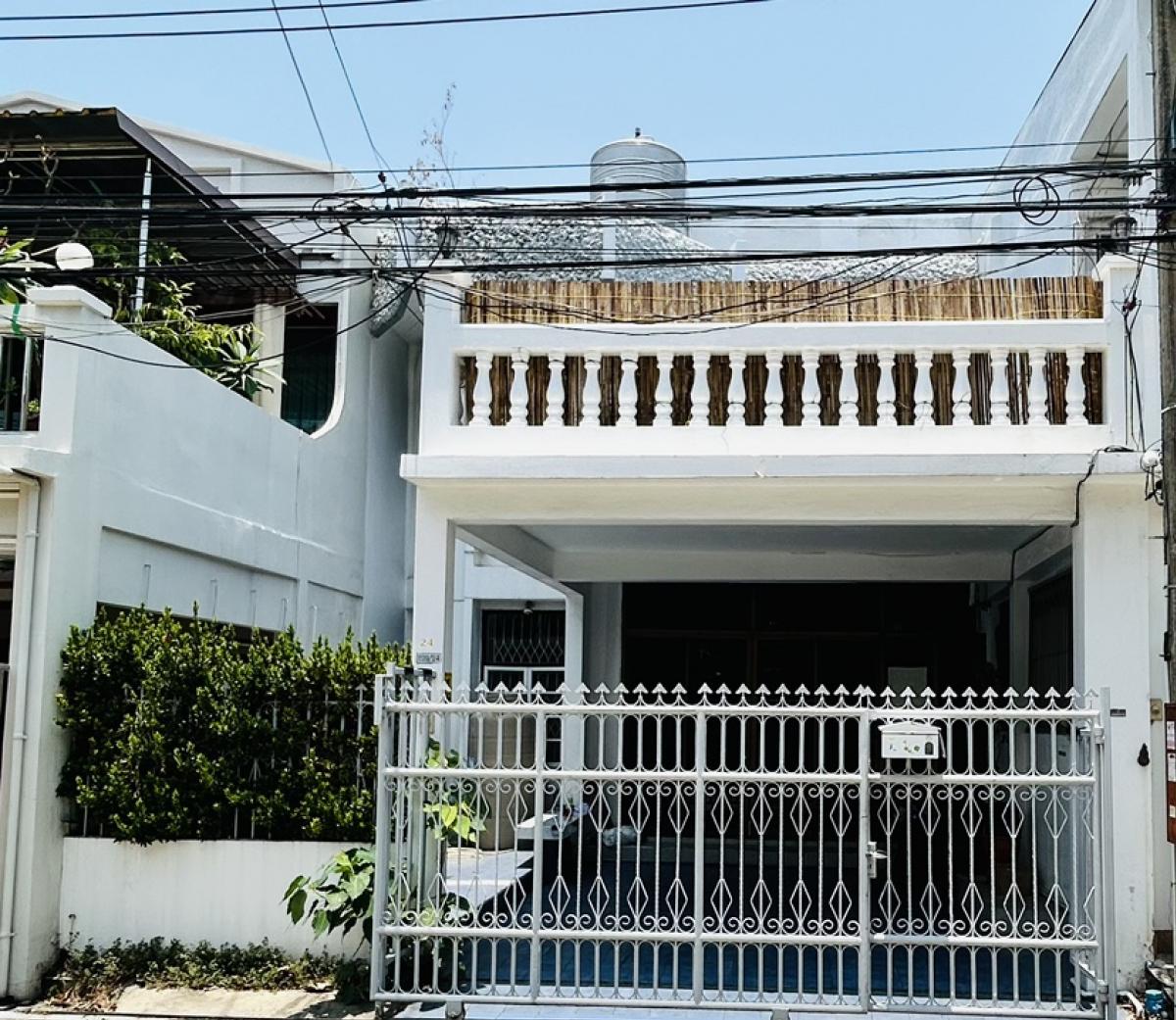 ให้เช่าทาวน์โฮมสาทร นราธิวาส : ทาวน์เฮ้าส์ ให้เช่า หมู่บ้านวัฒนา นราธิวาส 22 35ตรม 200ตรม 30,000บาท