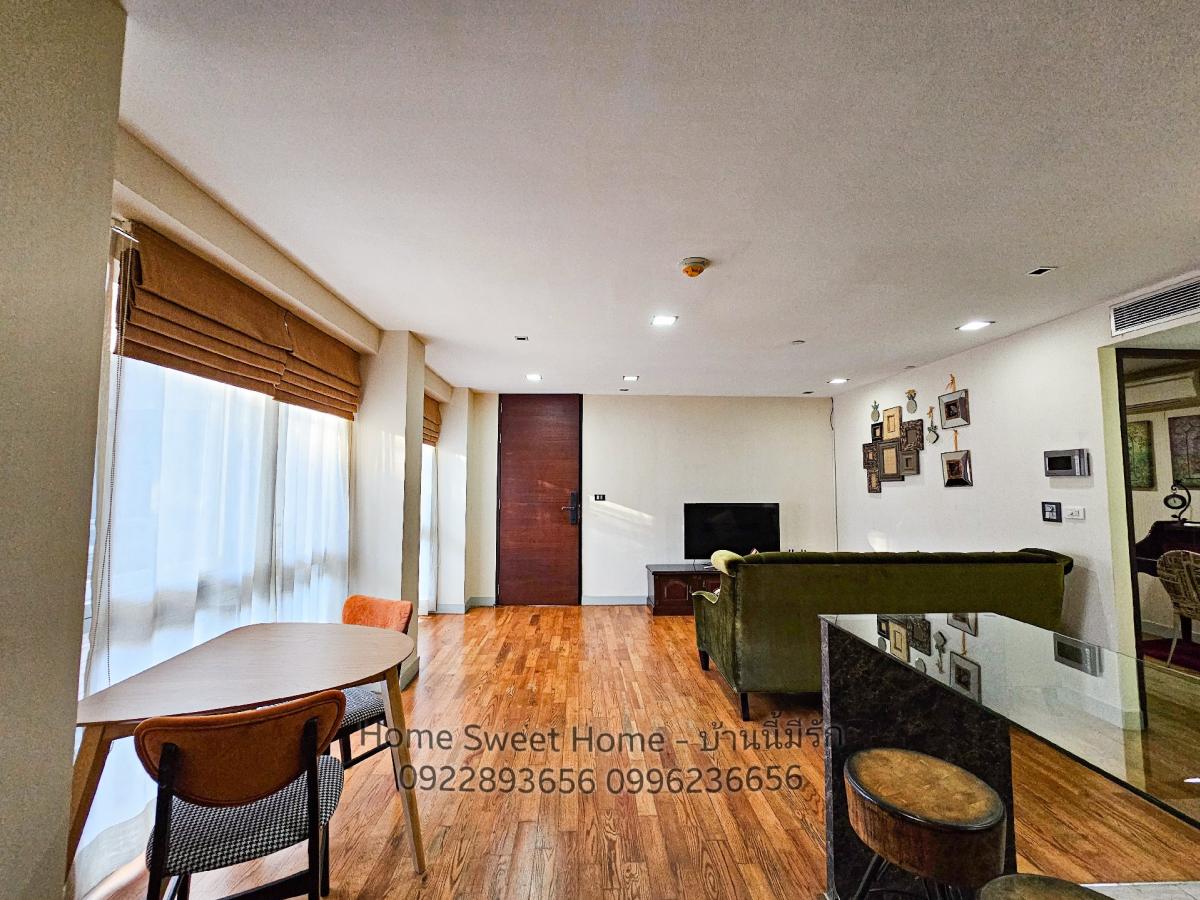 Quad Silom Quad Silom, a nice condo in the heart of the city  just 2 minutes to BTS Chong Nonsi (H24062) Loading...