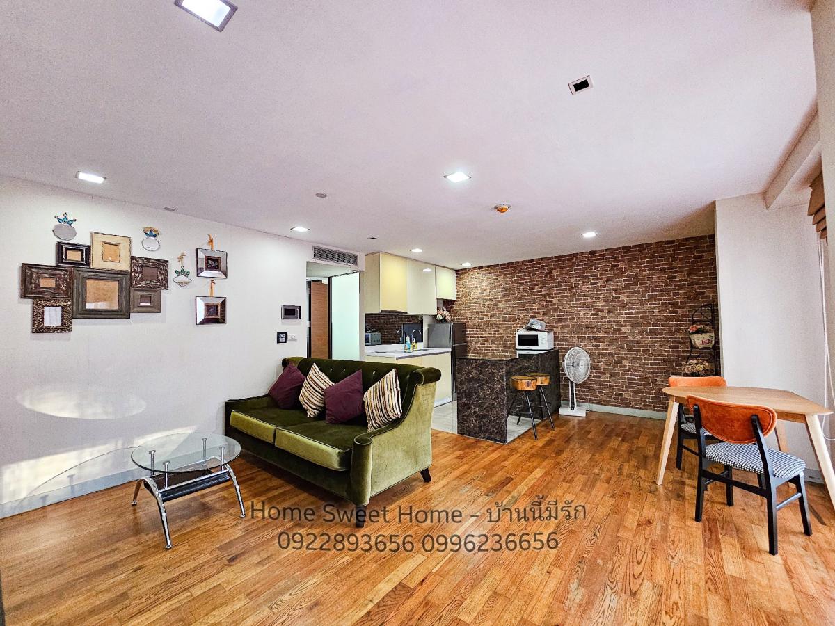 For SaleCondoSilom, Saladaeng, Bangrak : Quad Silom Quad Silom, a nice condo in the heart of the city  just 2 minutes to BTS Chong Nonsi (H24062)